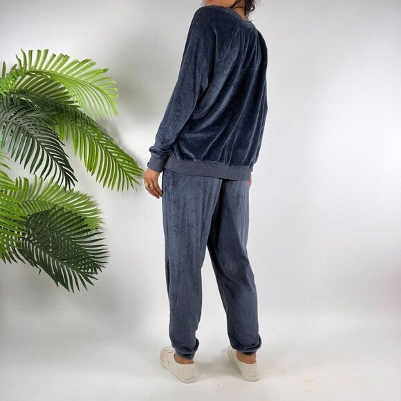 Women's Vintage Y2K Gray Casual Comfy Velour Two Piece Coord Pajama Set / M/L - Picture 2 of 8